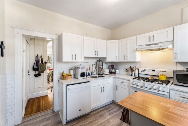 Building Photo - 401 Washington St