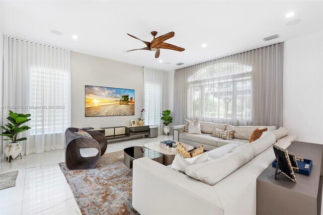 Building Photo - 5801 Melaleuca Rd