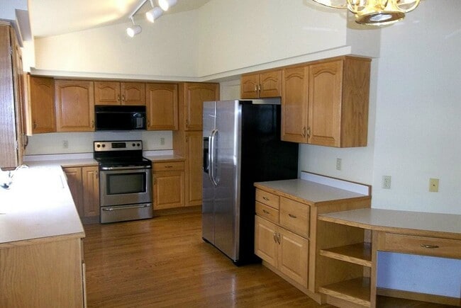 Building Photo - Timeless Elegance in Fort Collins + $200 B...