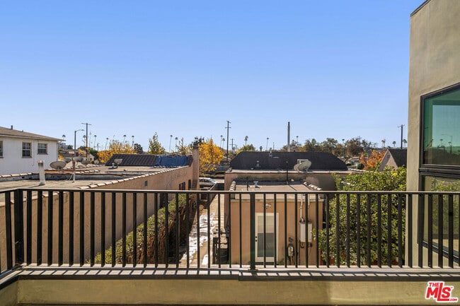 Building Photo - 3909 W Exposition Blvd