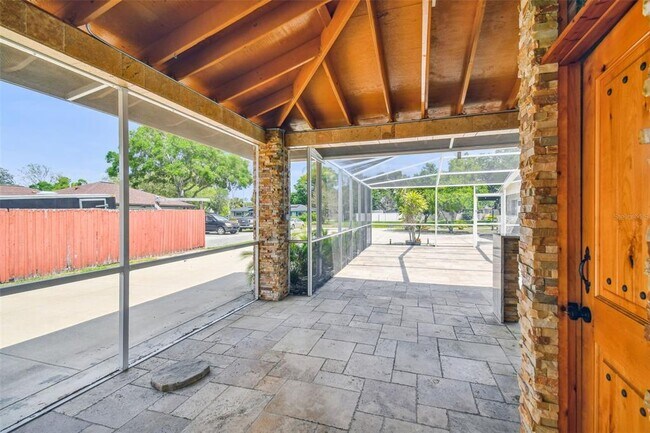 Building Photo - 1302 Brandonwood Dr
