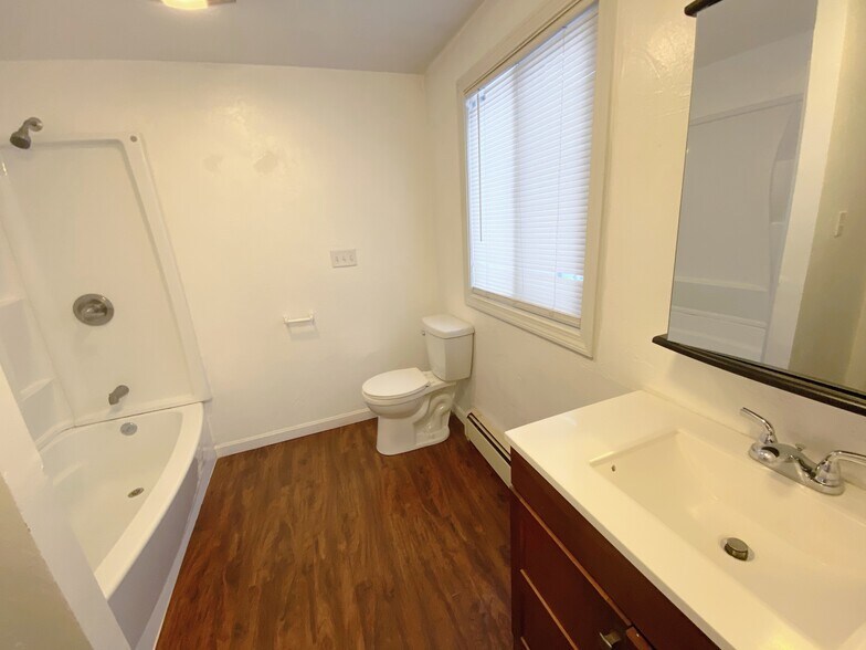 Main Floor Bathroom - 423 Main St
