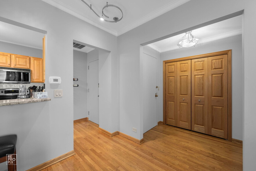 Building Photo - 431 S Dearborn St