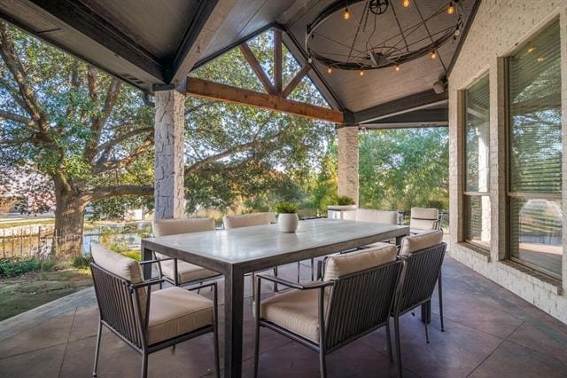 Building Photo - 422 Mustang Dr