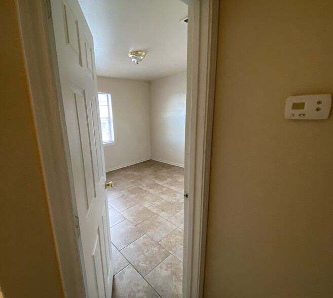 Building Photo - 1504 Benttree Dr
