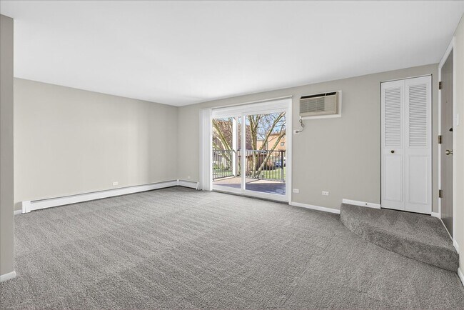 Building Photo - 604 W 65th St