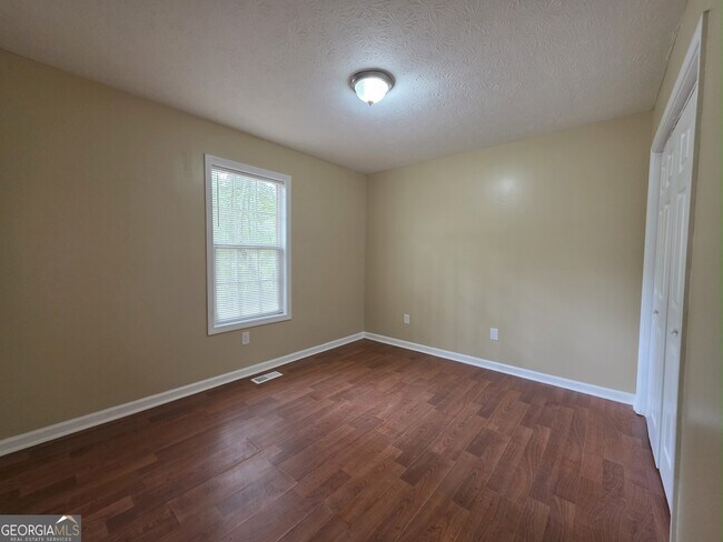 Building Photo - 186 S Red Oak Way