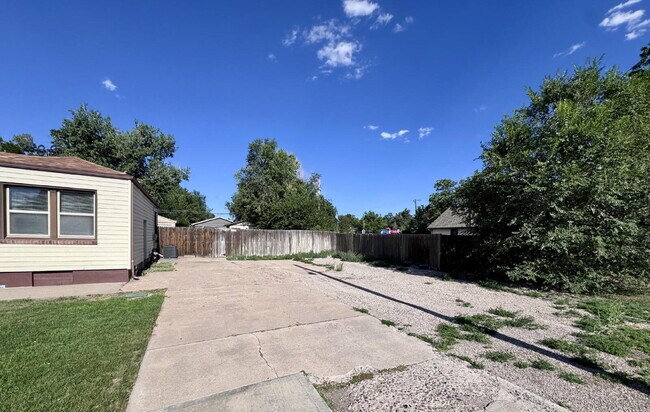 Building Photo - 4886 S Logan St