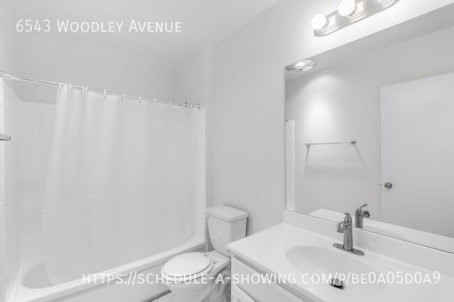 Building Photo - Newly remodeled 1 Bed + 1 Bath