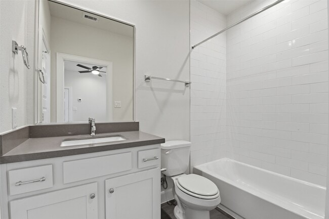 Building Photo - 3024 Charline