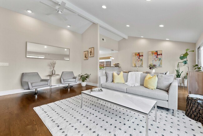 Building Photo - 841 W Latimer Ave