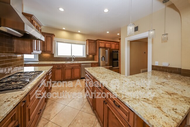 Building Photo - 2221 1st St