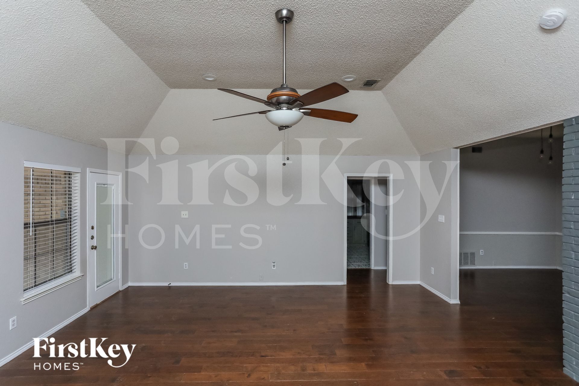 Building Photo - 408 Flagstone Dr