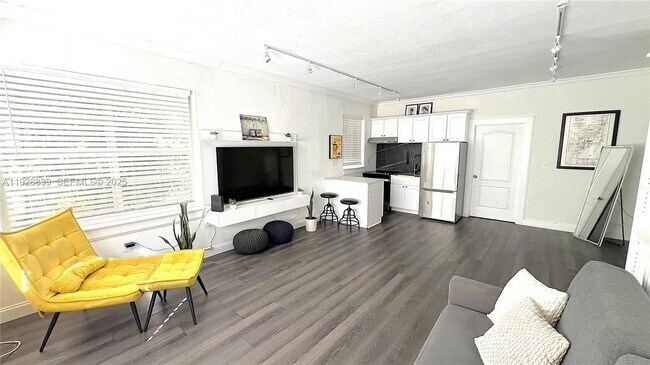 Building Photo - 1115 Euclid Ave