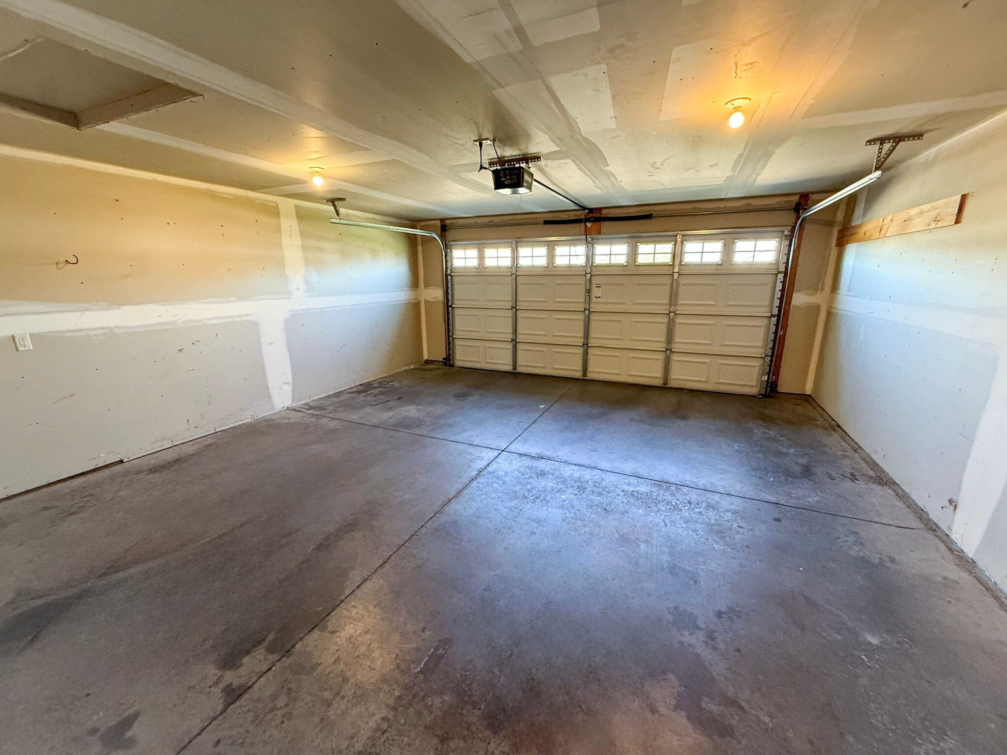 Building Photo - 13595 42nd Ave