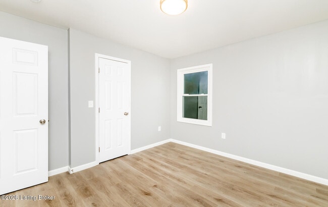 Building Photo - 204 W Warfield St