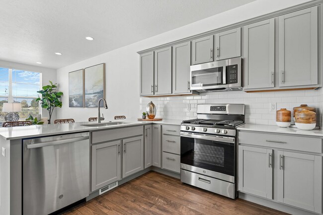 Building Photo - Big Willow Towns