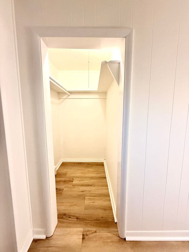 Building Photo - 473 Wilbur Ave