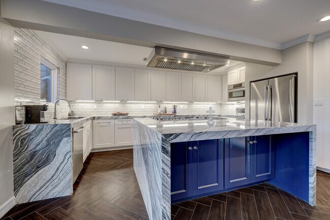 Building Photo - 4732 Post Oak Timber Dr