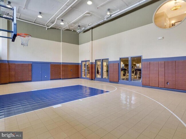 Building Photo - 2665 Prosperity Ave