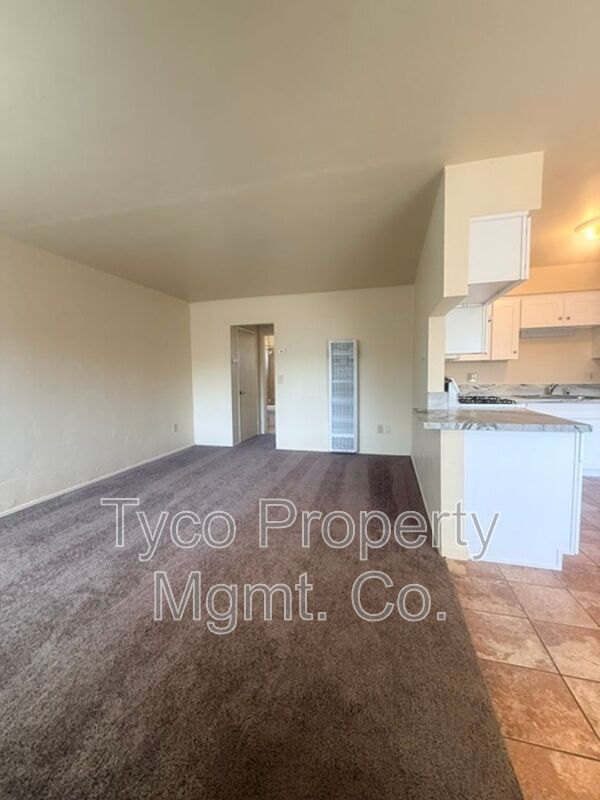 Building Photo - 591 D St