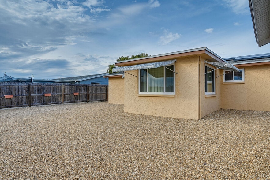 Building Photo - 7536 Topay Ln