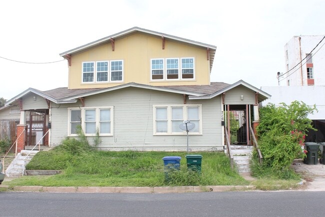 Primary Photo - Charming Uptown Duplex in the Heart of Dow...