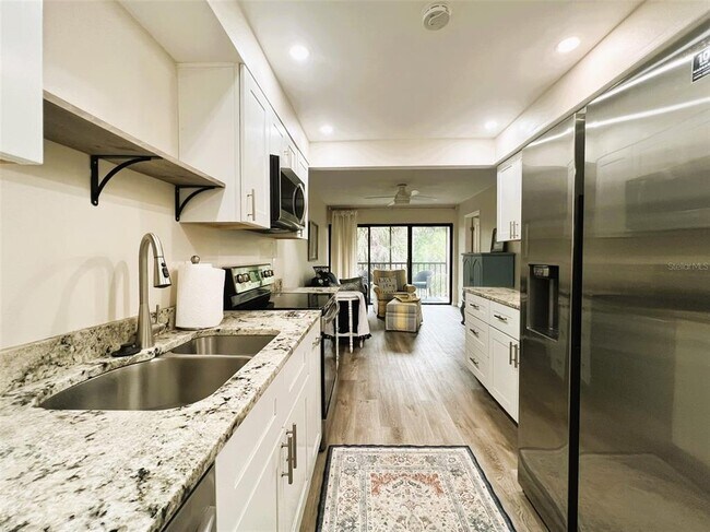 Building Photo - 425 30th Ave W