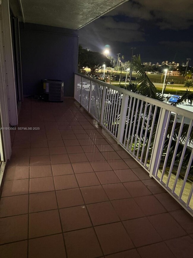 Building Photo - 1800 NW 24th Ave