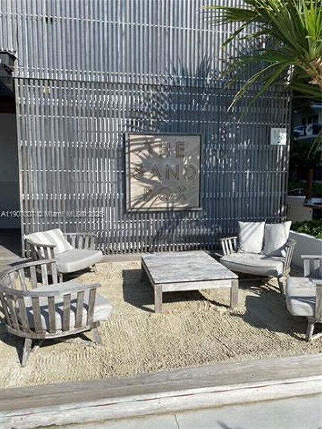 Building Photo - 2301 Collins Ave