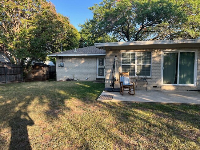 Building Photo - Overton Park home for Lease