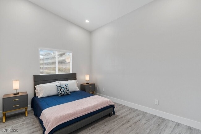 Building Photo - 5339 Estornino Ave