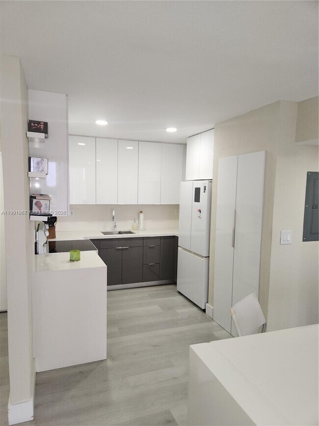 Building Photo - 3551 SW 9th Terrace