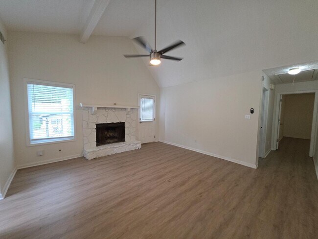 Building Photo - 452 Booth Cir SW
