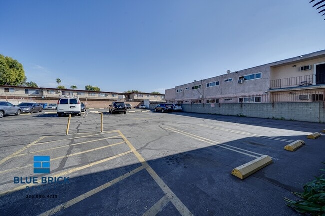 Building Photo - 8204 Langdon Ave