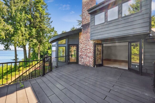 Building Photo - Stunning 3,146 Sq. Ft. Olympia Waterfront ...