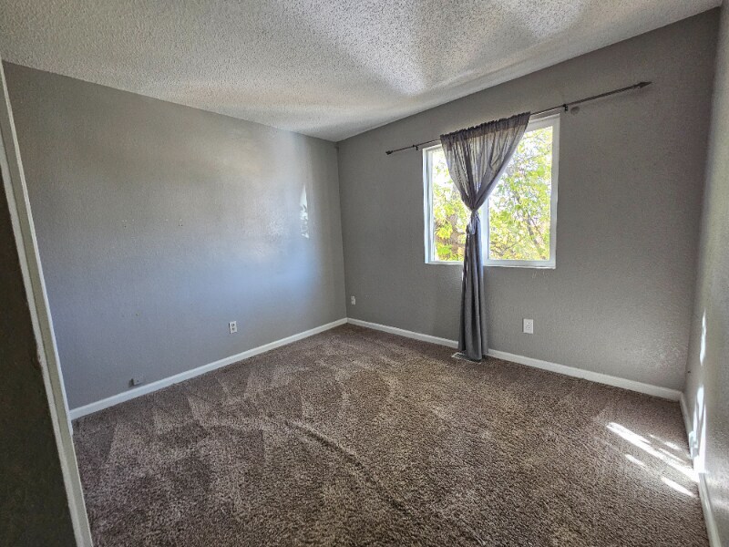 Building Photo - 1830 Lanka Ln