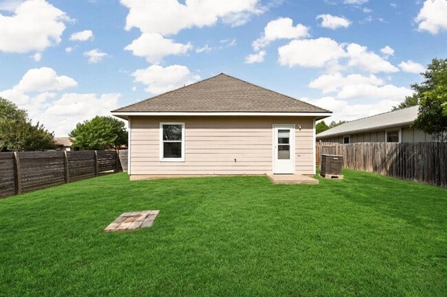 Building Photo - 6908 Villita Cove