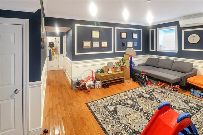 Building Photo - 29 Arbor Glen