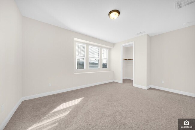 Building Photo - 3909 Portola Cmn