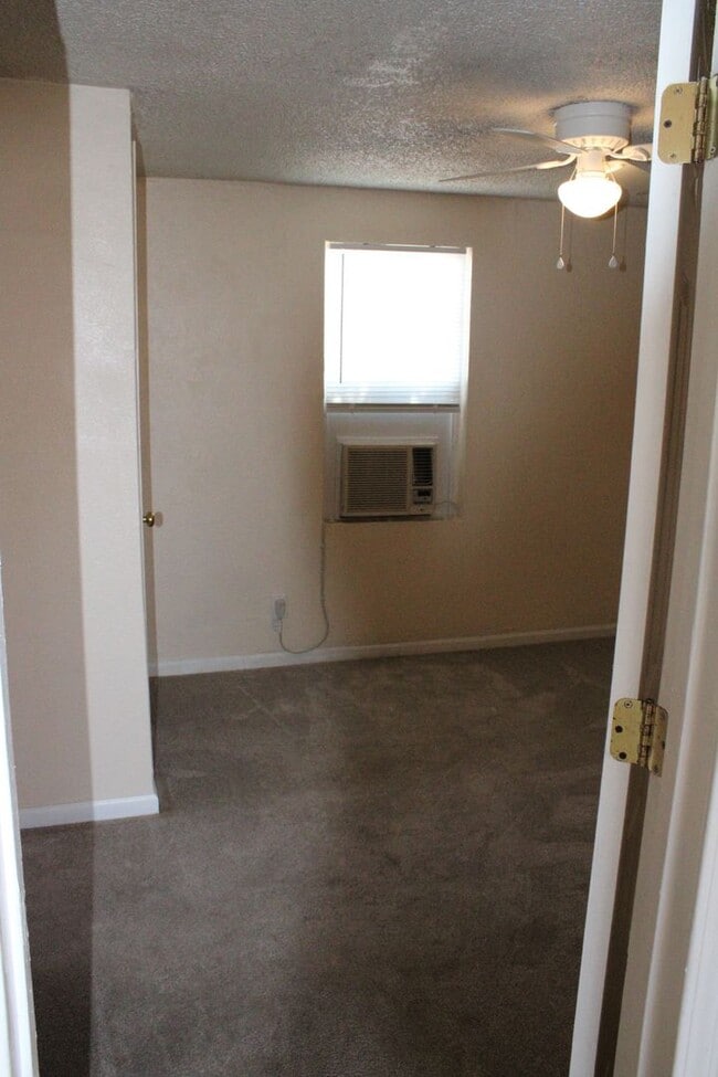 Building Photo - *MOVE IN SPECIAL-HALF OFF!* - Upstairs 1 Bedroom, 1 Bathroom Unit in Antioch with Yard and Storag...