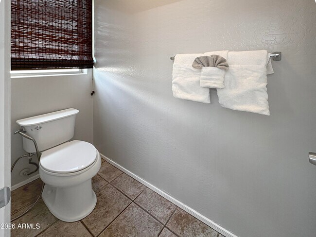 Building Photo - 3078 S Southwind Dr