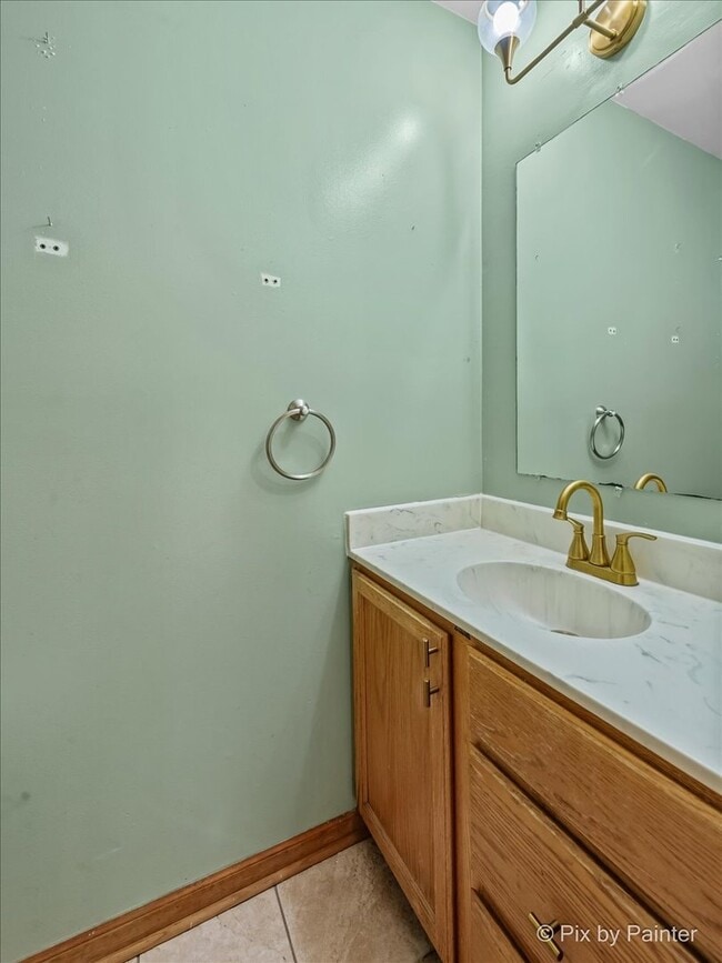 Building Photo - 31 W Harrison Rd