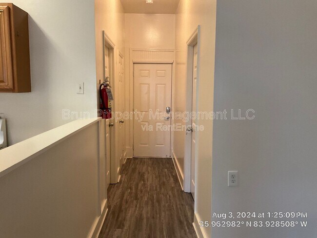 Building Photo - 1206 Forest Ave