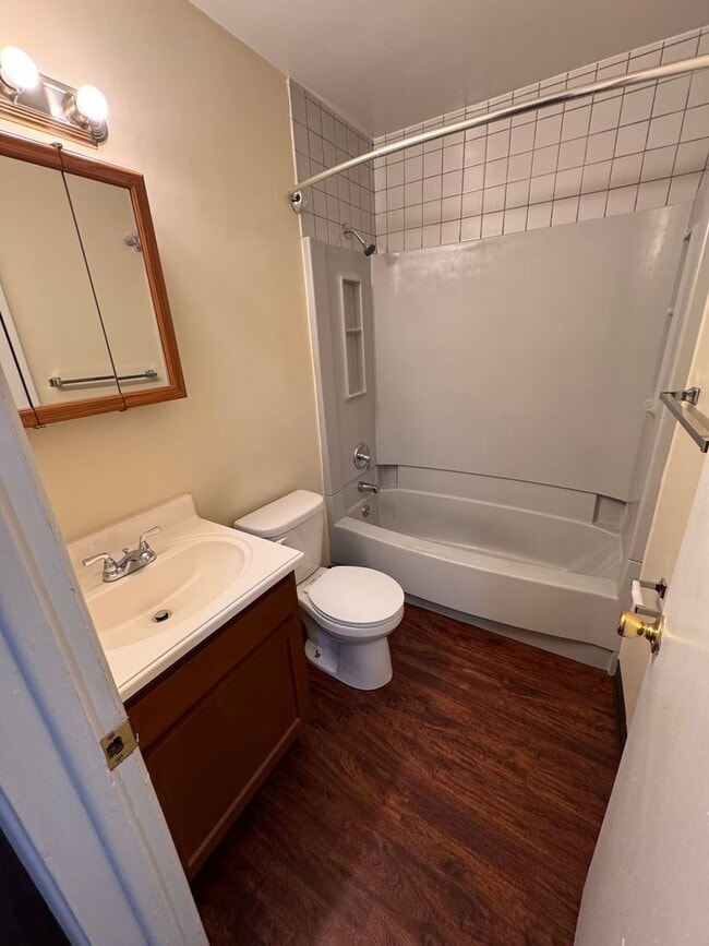 Building Photo - 3962 Lake Rd