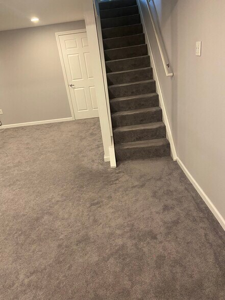 Building Photo - 422 Cypress Rd