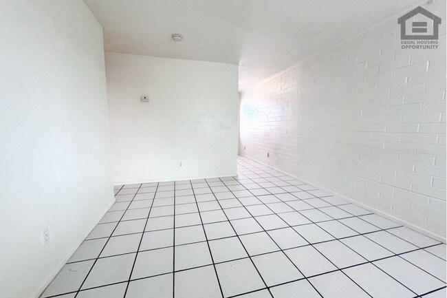 Building Photo - 1640 E Brill St