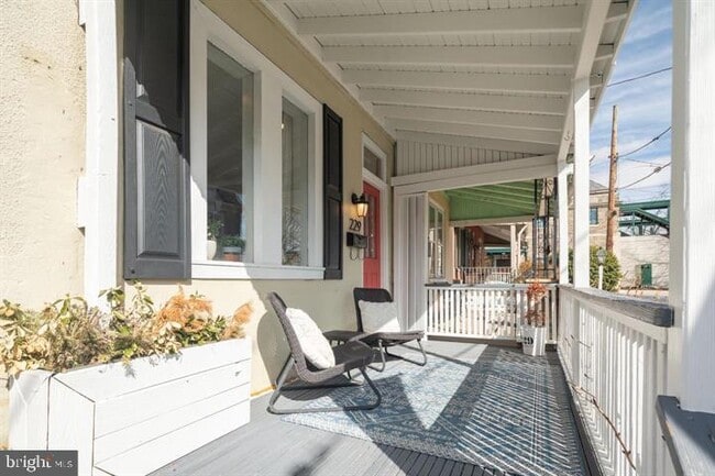 Building Photo - 229 Benezet St