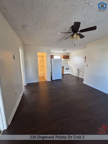 Building Photo - 220 Dogwood Pointe Dr