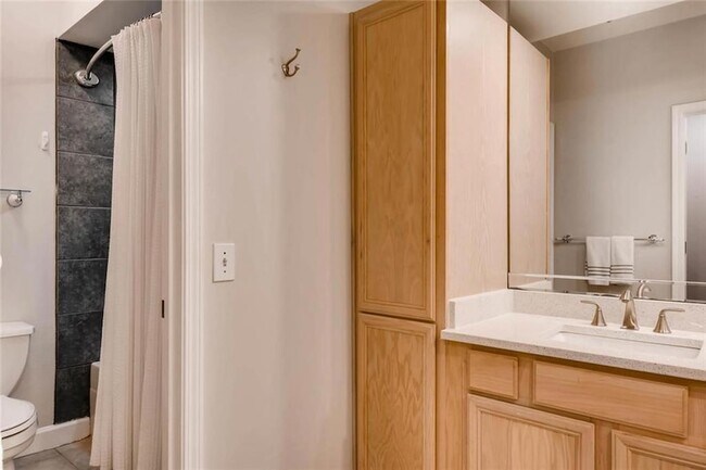 Building Photo - 3777 Peachtree Rd NE